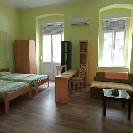Apartment Kiki Novi Sad Esterno foto