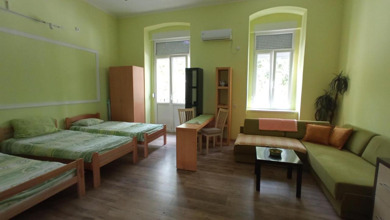 Apartment Kiki Novi Sad Esterno foto